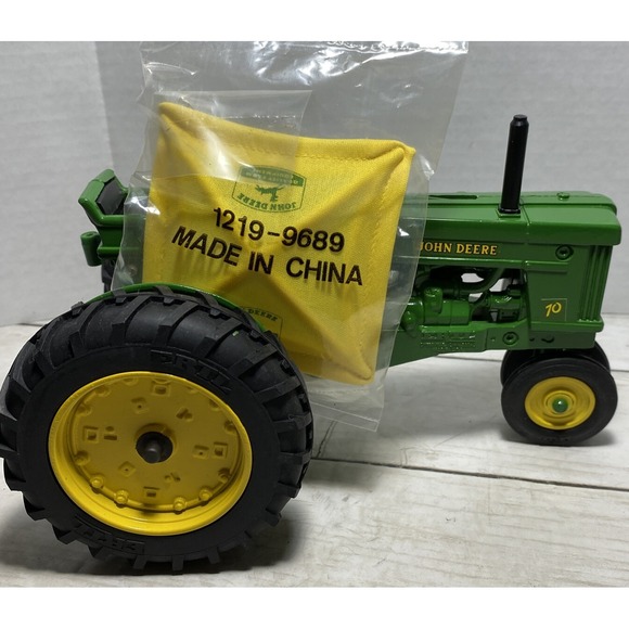 John Deere Model "70" Die Cast Tractor  Numbered With Box 10th Anniversary - Picture 2 of 13